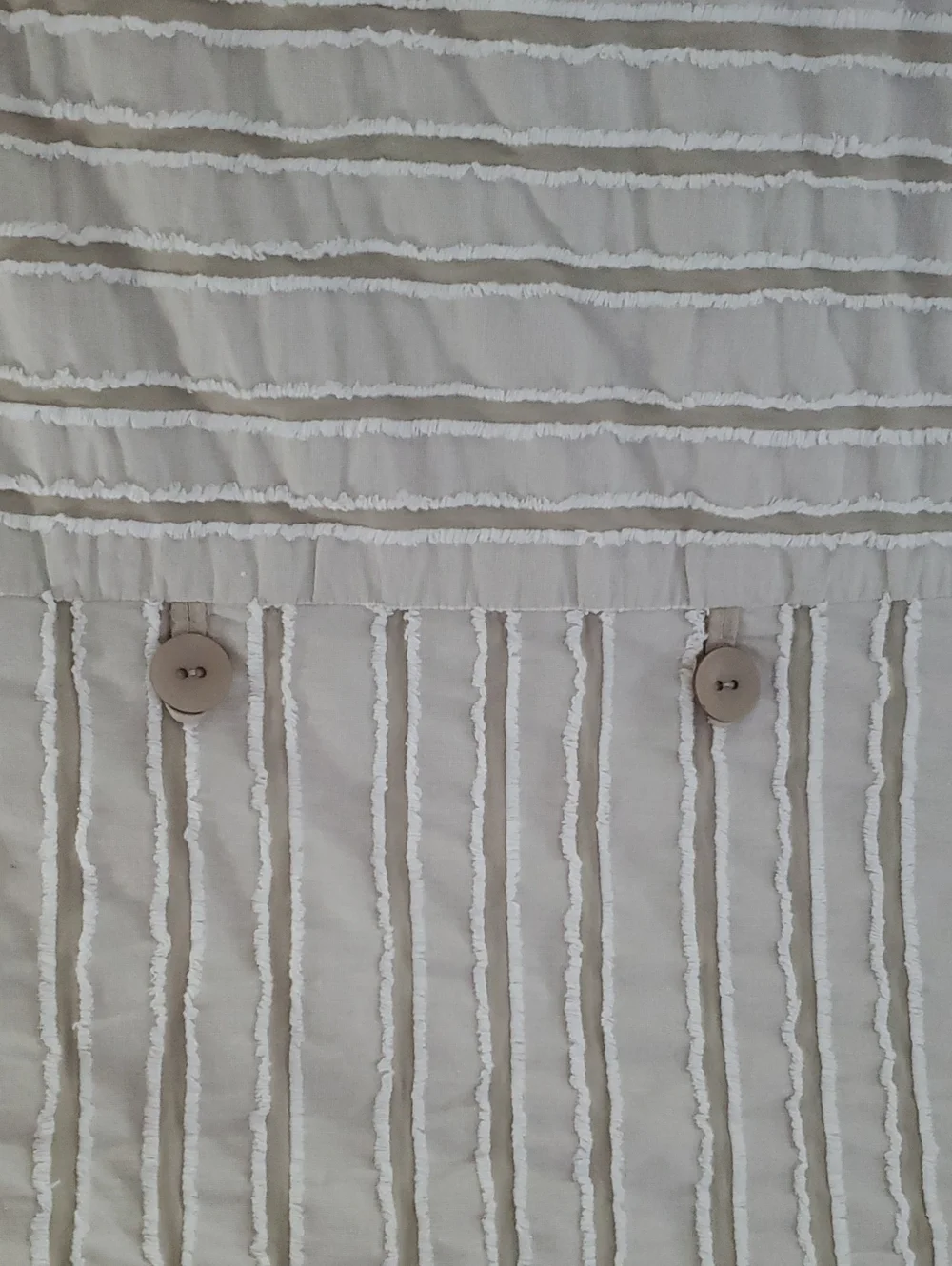 Madison Park Ivory Button-Accent Duvet. Full/Queen. 86